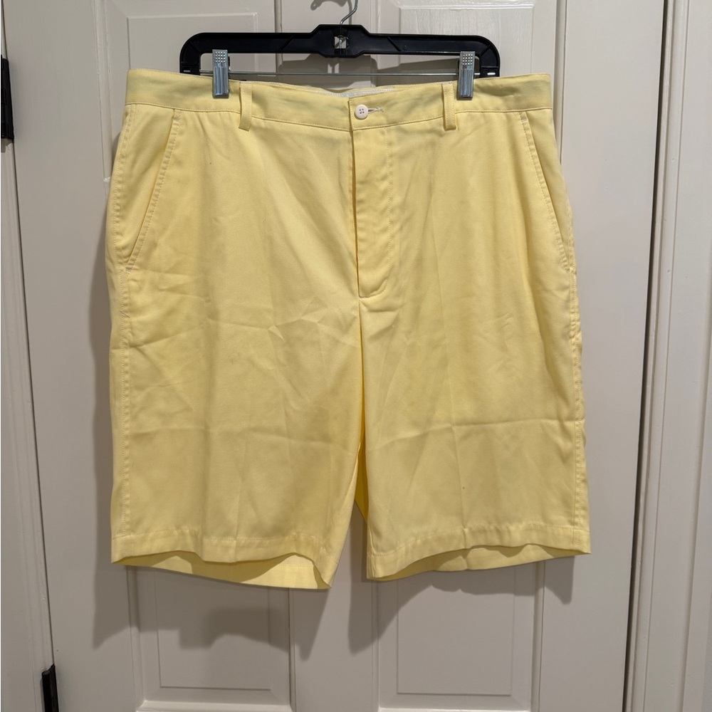 Footjoy Flat Front Shorts, Men’s 38, NEW, light yellow (NWT)